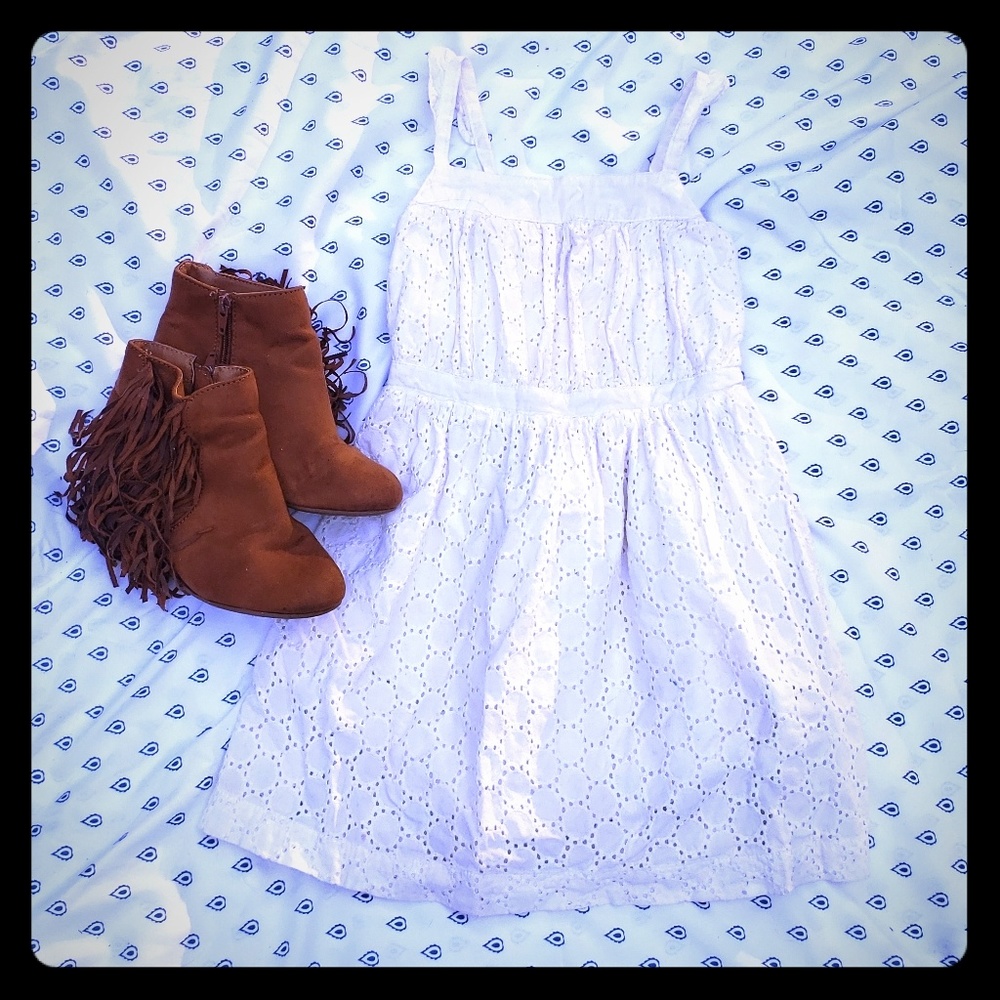 White Eyelet Lace Dress Girls size 6/6X